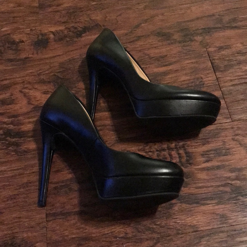 Black Jessica Simpson Classic Heel